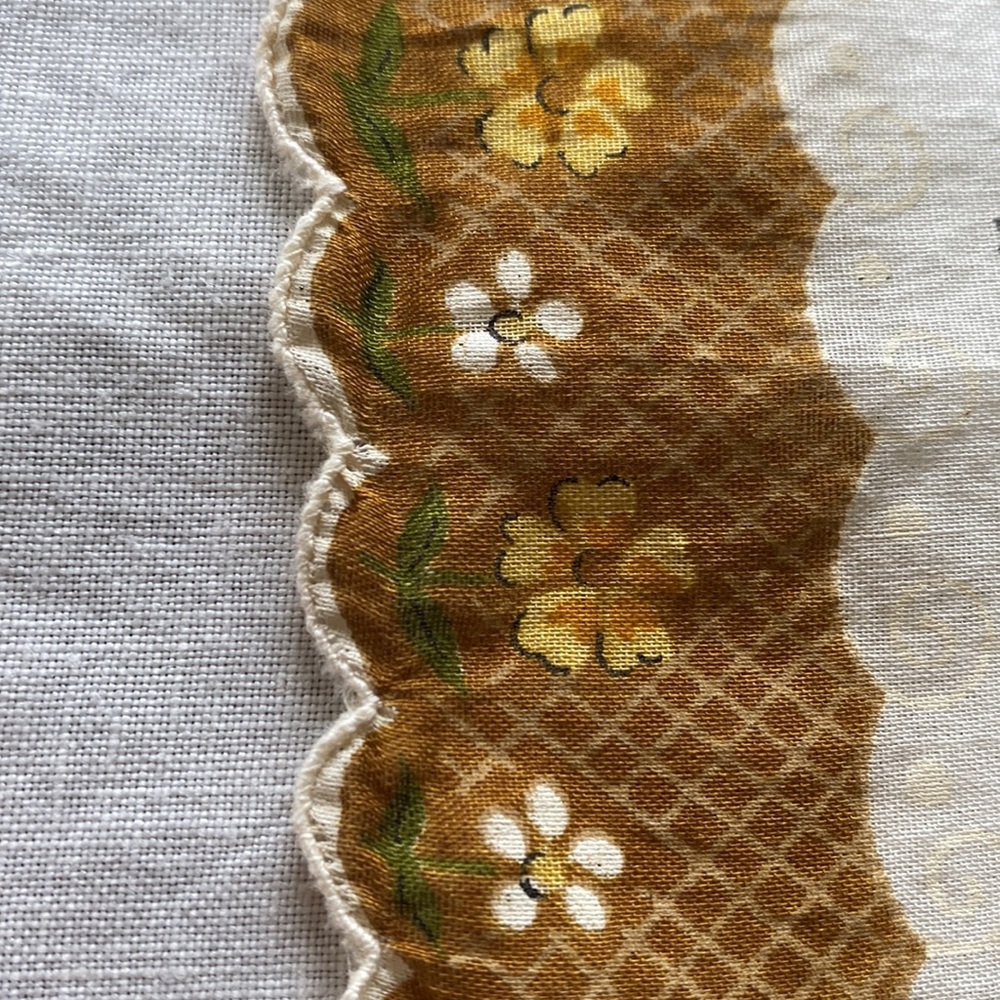 Vintage Floral Handkerchief Set - Yellow & White Hankies! - Picture 7 of 7